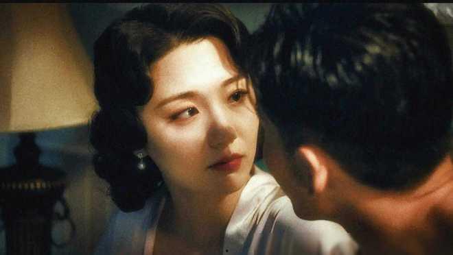 国产高颜值床戏视频,高颜值演绎下的浪漫瞬间